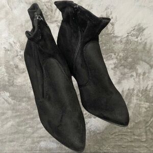 Fashion Nova Black Faux Suede Chunky Heel Booties Size 9 Ankle Boots